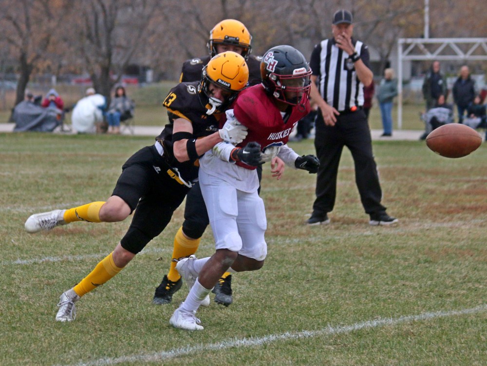 SRSS locked up a AAAA football playoff spot for the second consecutive year by beating Sturgeon Heights Oct. 18. (Cassidy Dankochik The Carillon)