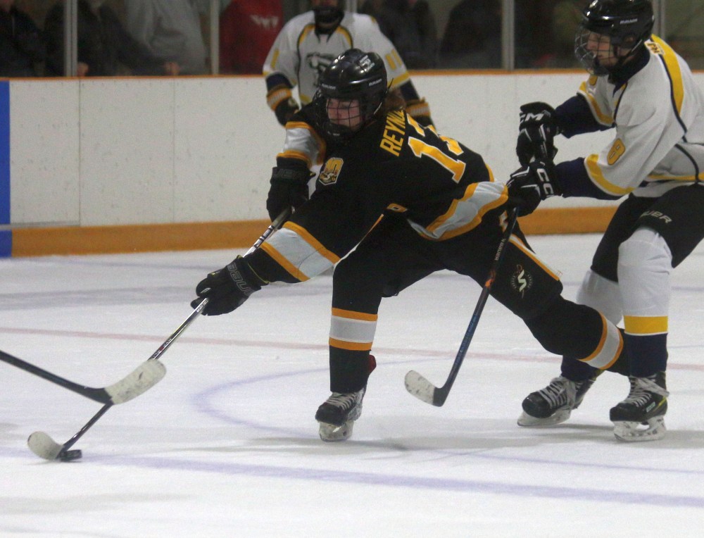 The SRSS Sabres lost their opening game of the Winnipeg High School Hockey League season 4-2 to JH Burns. (Cassidy Dankochik The Carillon)