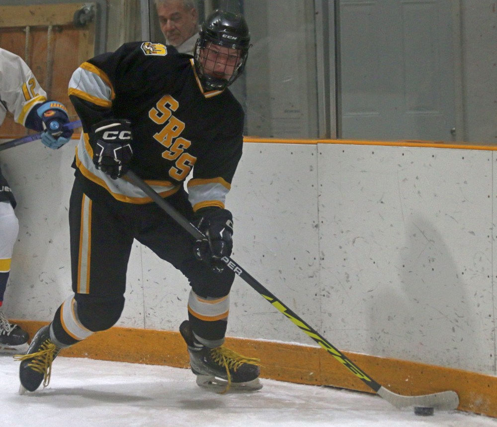 The SRSS Sabres lost their opening game of the Winnipeg High School Hockey League season 4-2 to JH Burns. (Cassidy Dankochik The Carillon)