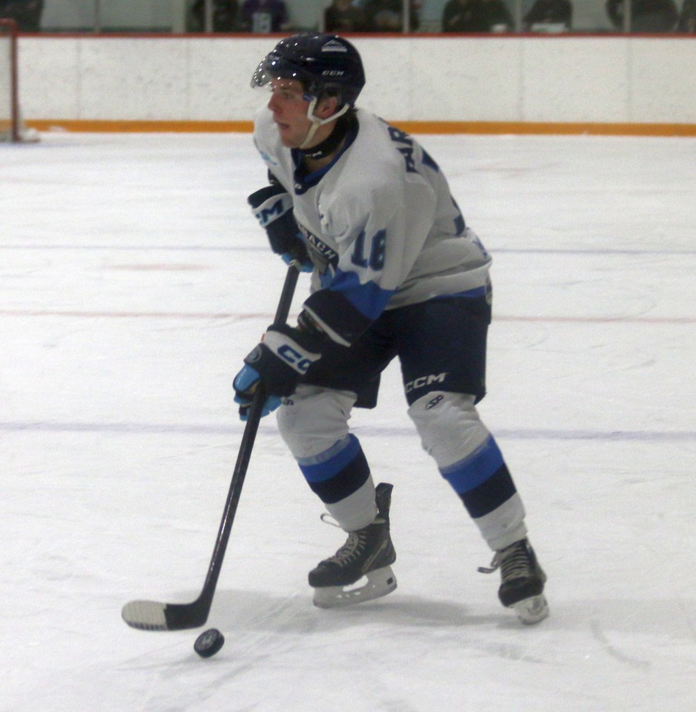 The Steinbach Pistons defeated the West Division leading Northern Manitoba Blizzard 6-2 in La Broquerie Oct. 18. (Cassidy Dankochik The Carillon)