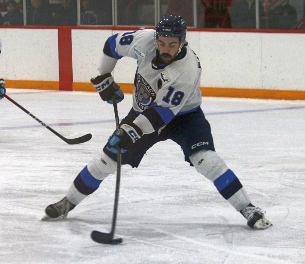 The Steinbach Pistons defeated the West Division leading Northern Manitoba Blizzard 6-2 in La Broquerie Oct. 18. (Cassidy Dankochik The Carillon)