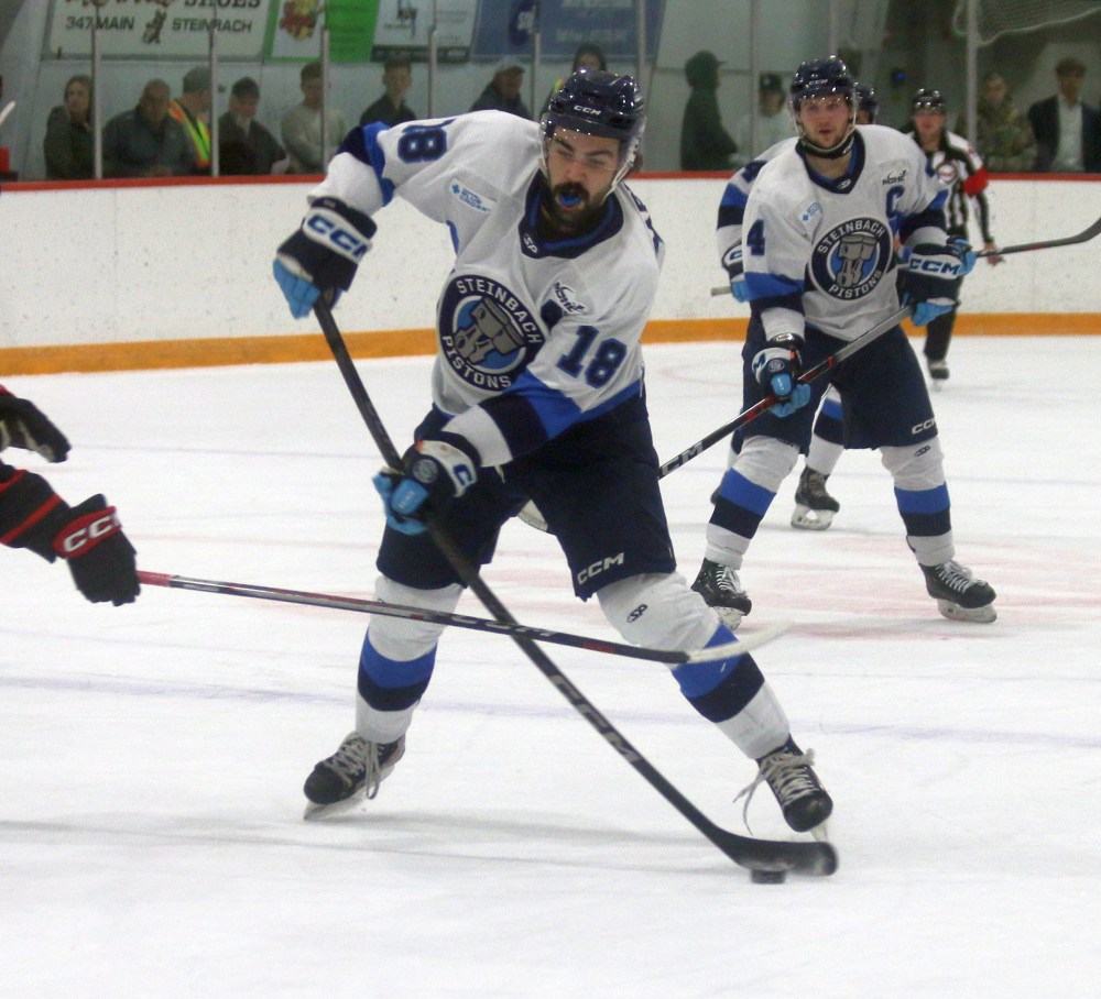 The Steinbach Pistons defeated the West Division leading Northern Manitoba Blizzard 6-2 in La Broquerie Oct. 18. (Cassidy Dankochik The Carillon)