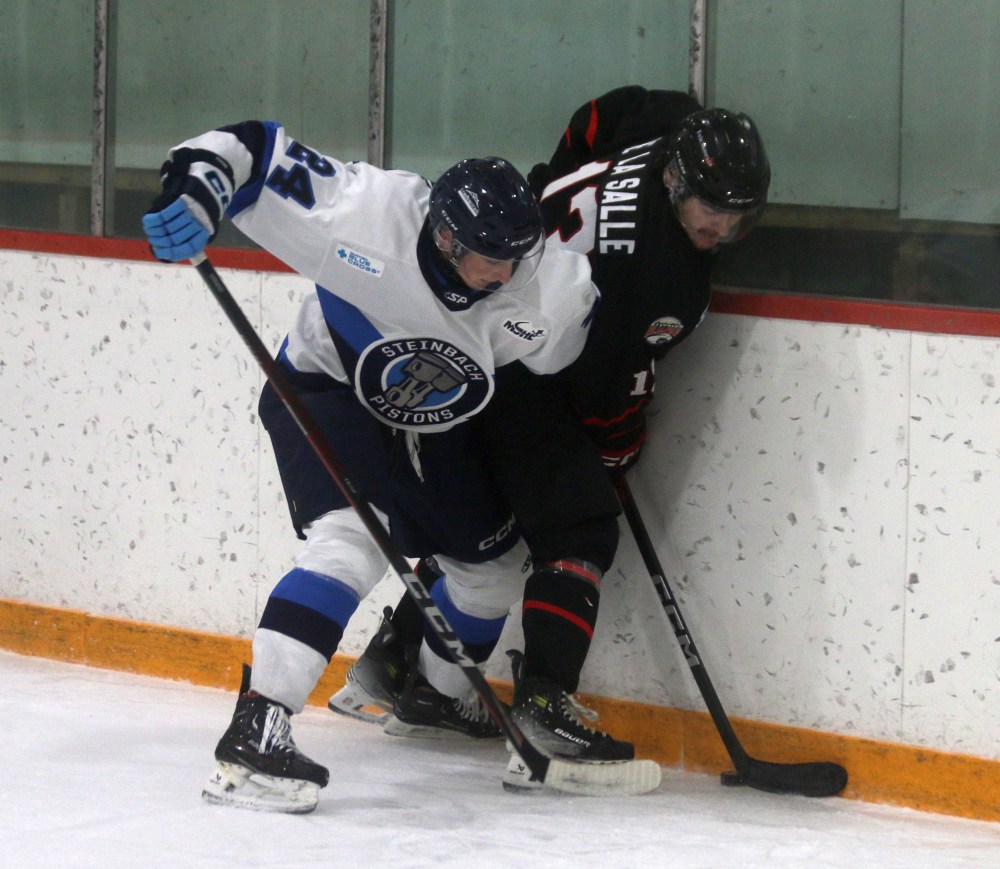The Steinbach Pistons defeated the West Division leading Northern Manitoba Blizzard 6-2 in La Broquerie Oct. 18. (Cassidy Dankochik The Carillon)