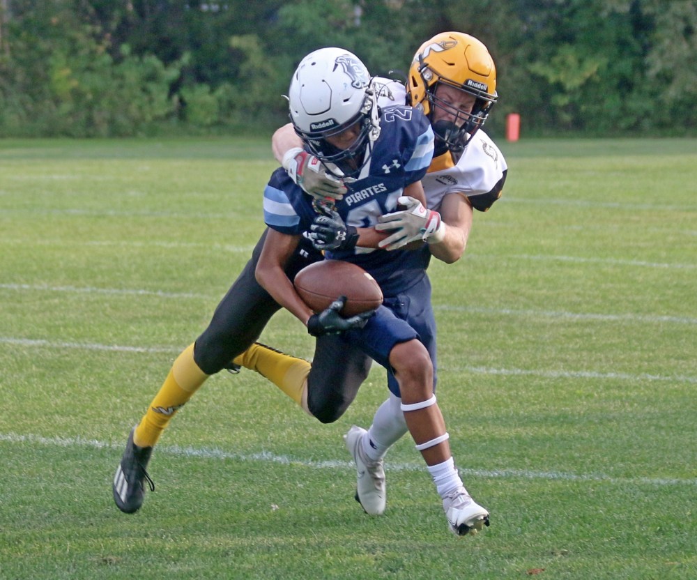 Nigel Reader led the Sabres in tackles and kicked the game-winning field goal in their 25-23 victory against Kelvin Oct. 8. (Cassidy Dankochik Carillon Archives)