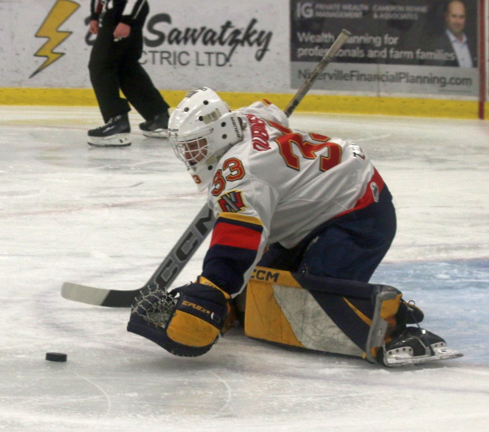 Niverville beat Neepawa in a spirited MJHL game Oct. 26. (Cassidy Dankochik The Carillon)