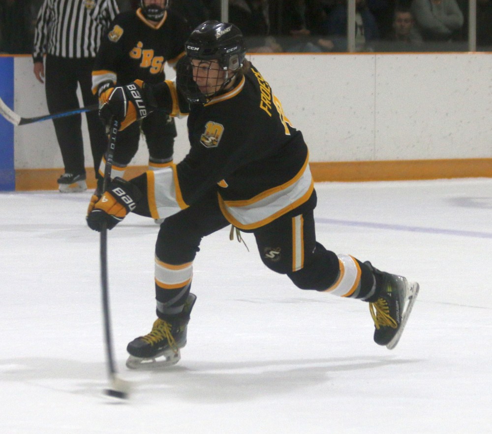 The SRSS Sabres lost their opening game of the Winnipeg High School Hockey League season 4-2 to JH Burns. (Cassidy Dankochik The Carillon)
