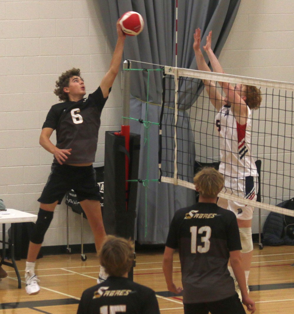 SRSS took on Northlands in varsity volleyball action in Steinbach Oct. 16. (Cassidy Dankochik The Carillon)