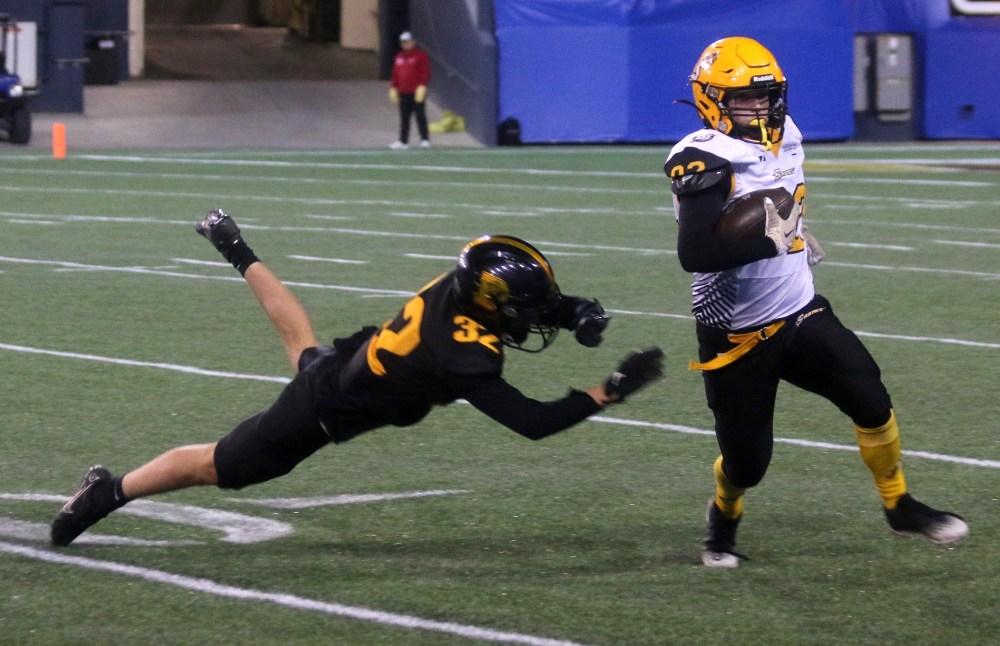 The SRSS Sabres were blown out for the second consecutive year in the Winnipeg High School Football League quarterfinals. (Cassidy Dankochik The Carillon)