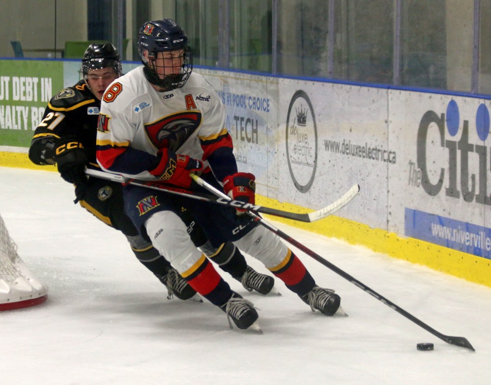 Niverville beat Neepawa in a spirited MJHL game Oct. 26. (Cassidy Dankochik The Carillon)