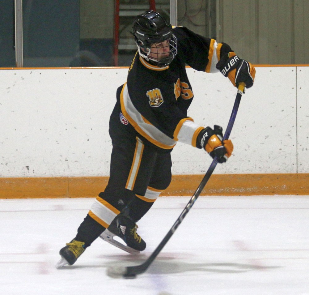 The SRSS Sabres lost their opening game of the Winnipeg High School Hockey League season 4-2 to JH Burns. (Cassidy Dankochik The Carillon)
