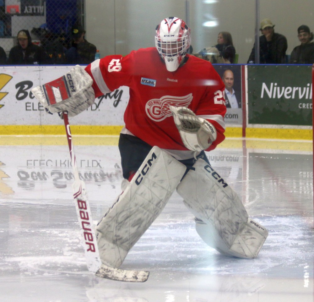 The HTJHL hosted their first showcase event in Niverville Oct. 20. All 10 teams in the league were in action during a single day. (Cassidy Dankochik The Carillon)
