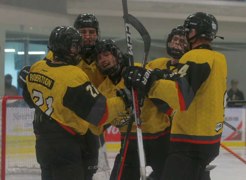 The HTJHL hosted their first showcase event in Niverville Oct. 20. All 10 teams in the league were in action during a single day. (Cassidy Dankochik The Carillon)