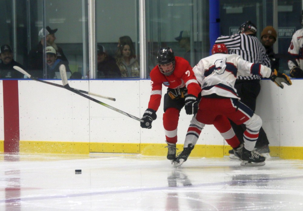The HTJHL hosted their first showcase event in Niverville Oct. 20. All 10 teams in the league were in action during a single day. (Cassidy Dankochik The Carillon)