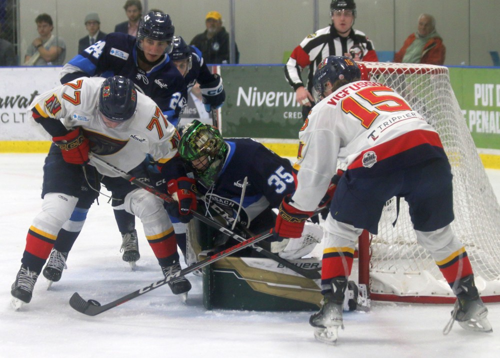 Steinbach defeated Niverville 2-0 in MJHL action Oct. 23. (Cassidy Dankochik The Carillon)