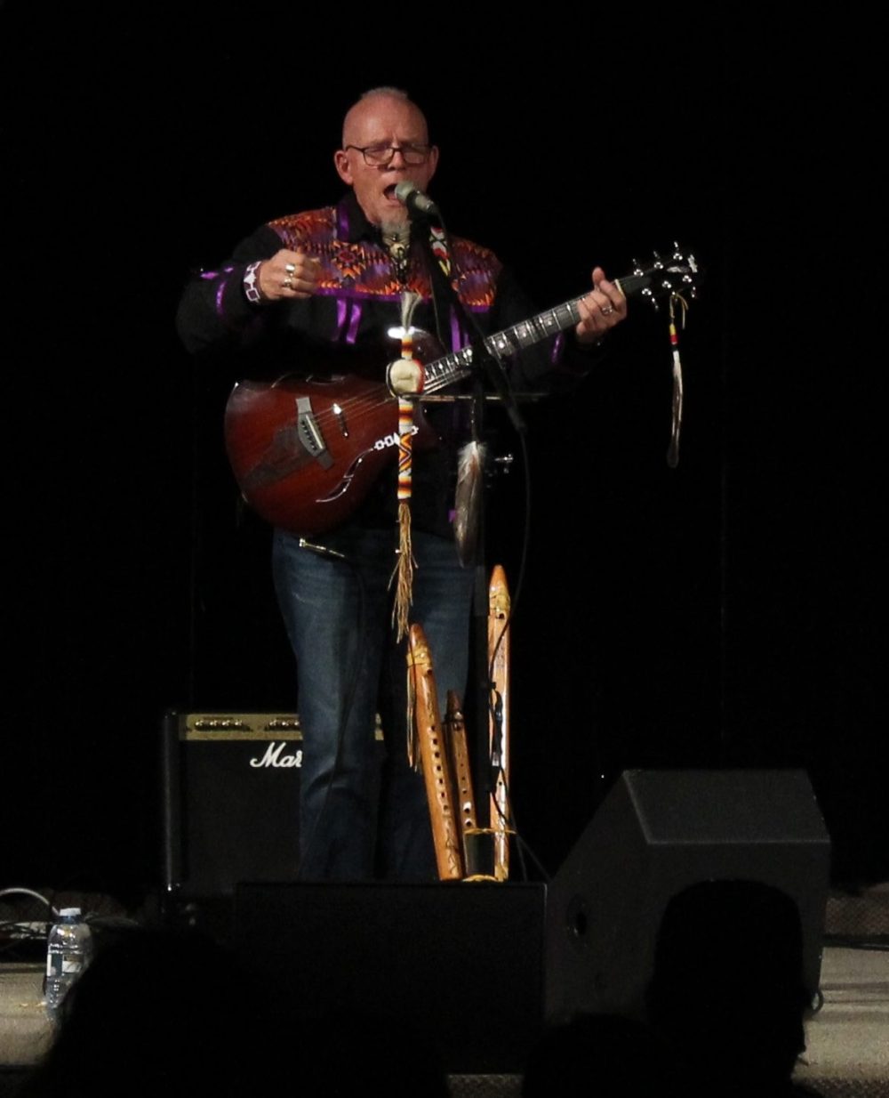 CHRIS GAREAU THE CARILLON
Jonathan Maracle (left) performs at a Truth and Reconciliation event in Niverville.