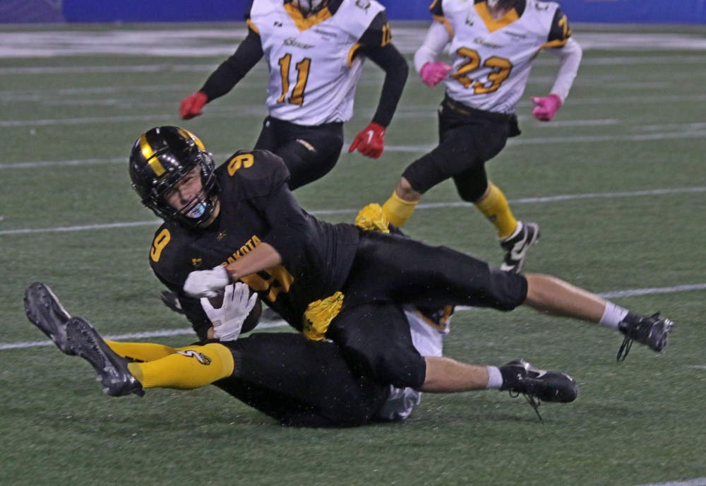 The SRSS Sabres were blown out for the second consecutive year in the Winnipeg High School Football League quarterfinals. (Cassidy Dankochik The Carillon)