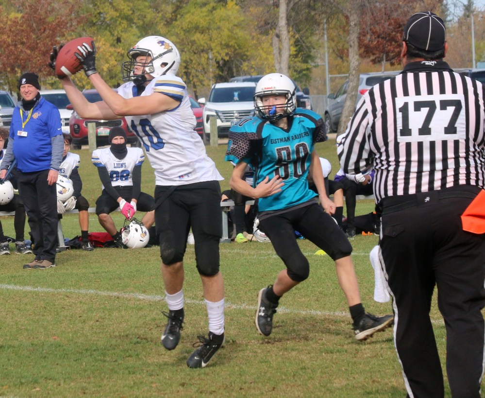 The Eastman Raiders U16 team locked up a spot in the provincial final with a 74-44 victory over Fort Garry Oct. 19 in A.D. Penner Park. (Cassidy Dankochik The Carillon)