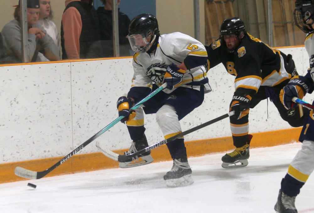 The SRSS Sabres lost their opening game of the Winnipeg High School Hockey League season 4-2 to JH Burns. (Cassidy Dankochik The Carillon)