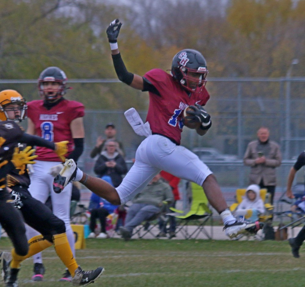 SRSS locked up a AAAA football playoff spot for the second consecutive year by beating Sturgeon Heights Oct. 18. (Cassidy Dankochik The Carillon)