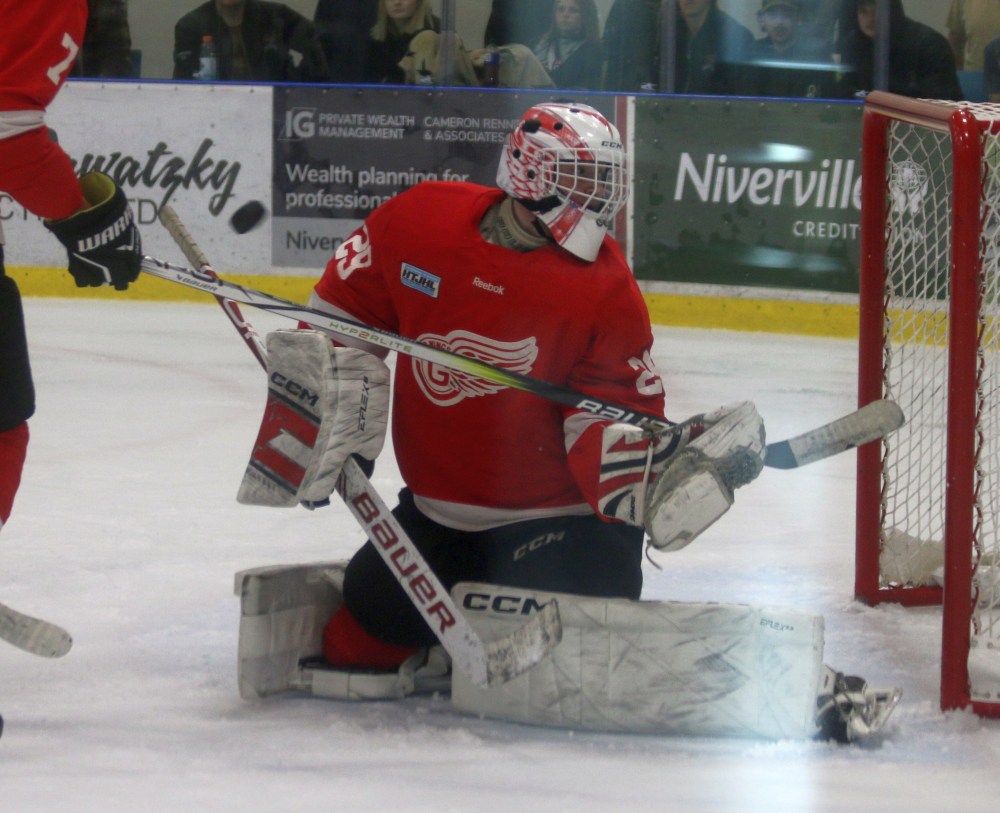 The HTJHL hosted their first showcase event in Niverville Oct. 20. All 10 teams in the league were in action during a single day. (Cassidy Dankochik The Carillon)
