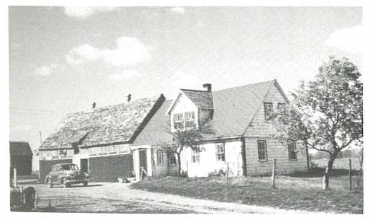 Photo Credit: Grunthal History, 31.
One of the first buildings in the village of Grunthal built by Abraham Kauenhowen, later remodeled.