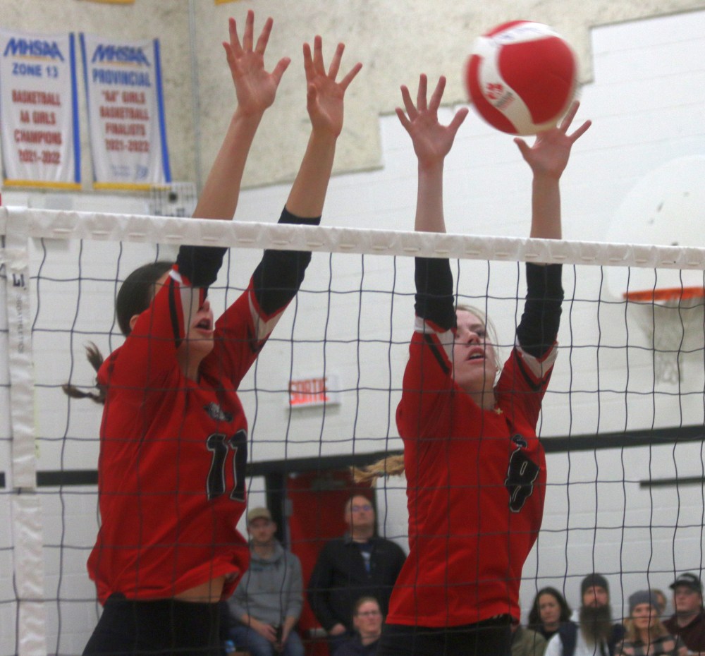 Gabrielle-Roy won the varsity girls Zone 13 AA girls championship Nov. 6. (Cassidy Dankochik The Carillon)