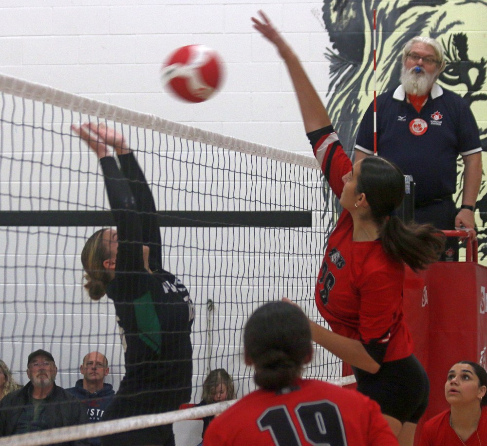 Gabrielle-Roy won the varsity girls Zone 13 AA girls championship Nov. 6. (Cassidy Dankochik The Carillon)