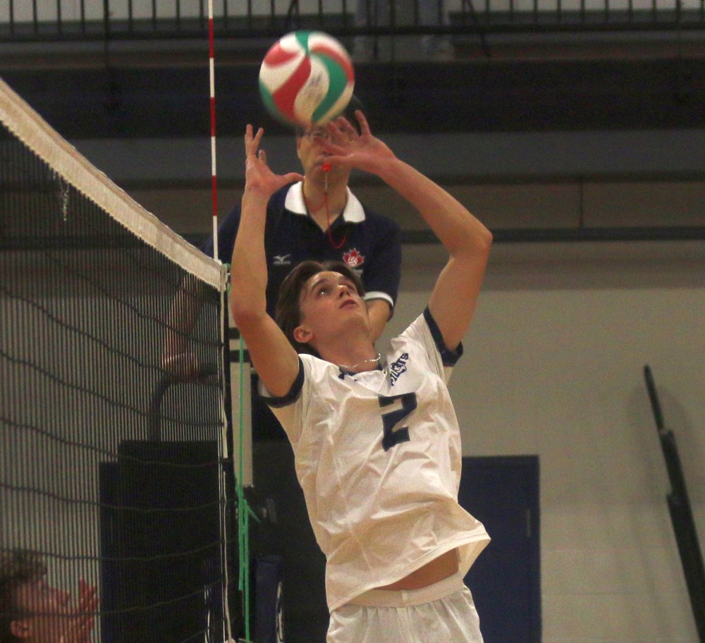 The Providence Pilots men's and women's teams took care of business against St Boniface Nov. 9 in Niverville, with both teams coming out with victories. (Cassidy Dankochik The Carillon)