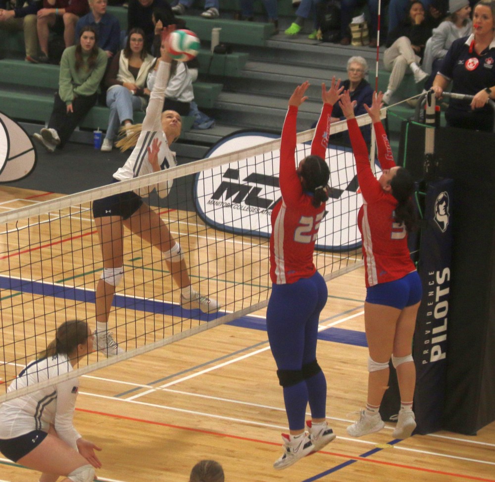 The Providence Pilots men's and women's teams took care of business against St Boniface Nov. 9 in Niverville, with both teams coming out with victories. (Cassidy Dankochik The Carillon)