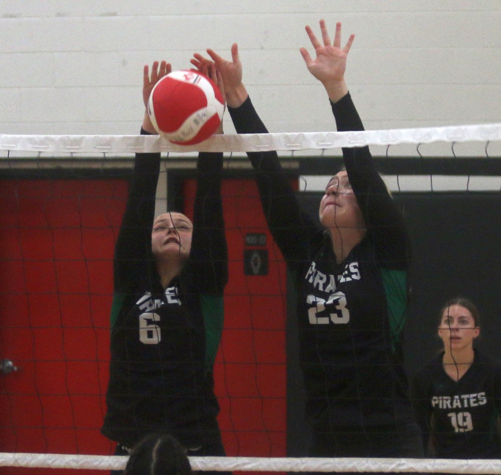 Gabrielle-Roy won the varsity girls Zone 13 AA girls championship Nov. 6. (Cassidy Dankochik The Carillon)