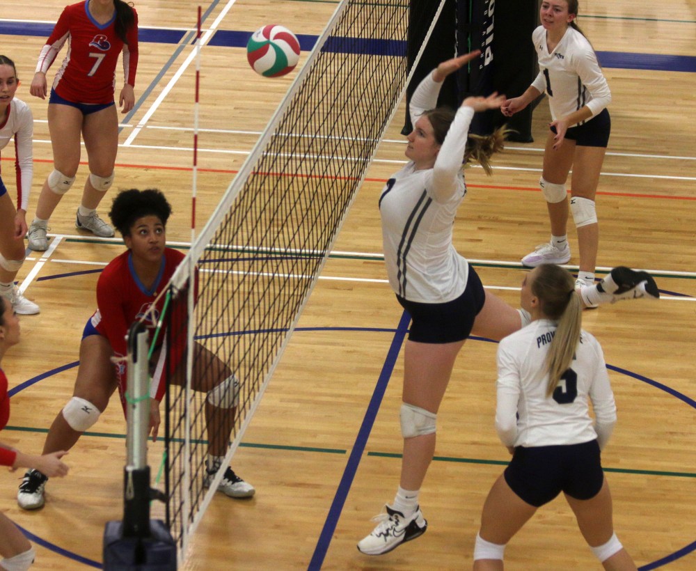 The Providence Pilots men's and women's teams took care of business against St Boniface Nov. 9 in Niverville, with both teams coming out with victories. (Cassidy Dankochik The Carillon)
