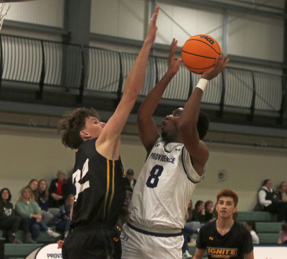 The Providence Pilots hosted an exhibition basketball game against Ignite Academy Nov. 9. (Cassidy Dankochik The Carillon)