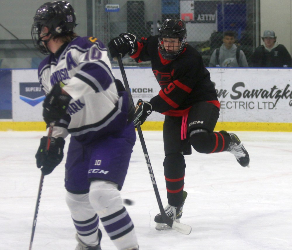 The Niverville Panthers bounced back from a debut loss in the Winnipeg High School Hockey League to win four straight, including against Windsor Park Nov. 6. (Cassidy Dankochik The Carillon)