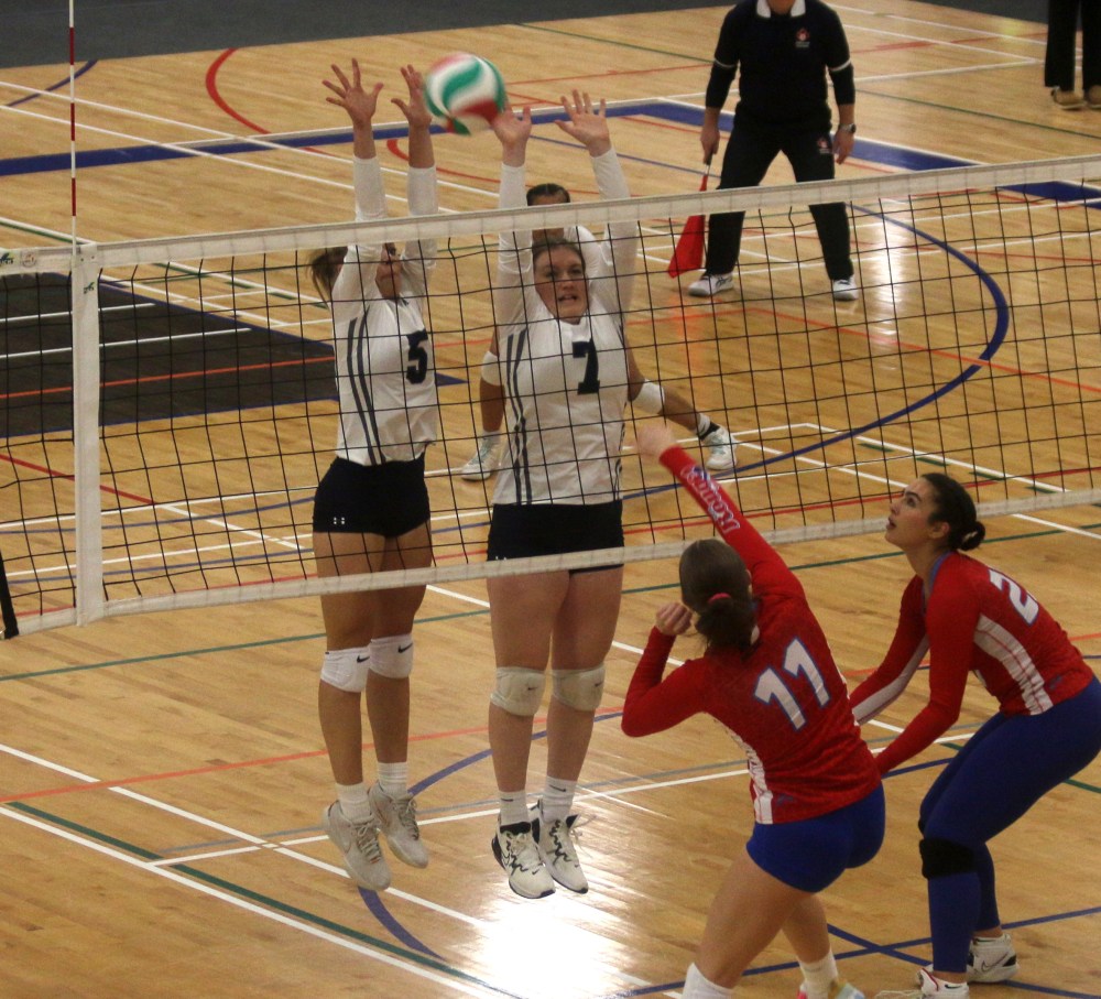 The Providence Pilots men's and women's teams took care of business against St Boniface Nov. 9 in Niverville, with both teams coming out with victories. (Cassidy Dankochik The Carillon)