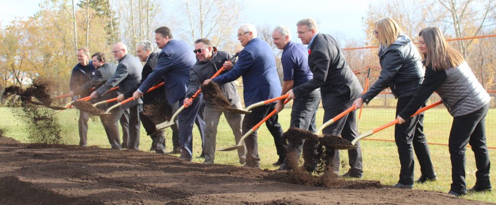 CHRIS GAREAU THE CARILLON
The gold shovels of the sod turning ceremony held Oct. 29 for the new Taché Community Centre will soon be replaced by the shovels and heavy equipment building the new arena, library and senior centre in Lorette.