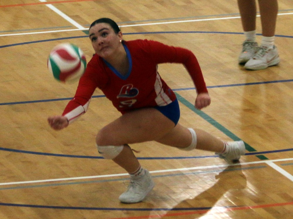 The Providence Pilots men's and women's teams took care of business against St Boniface Nov. 9 in Niverville, with both teams coming out with victories. (Cassidy Dankochik The Carillon)