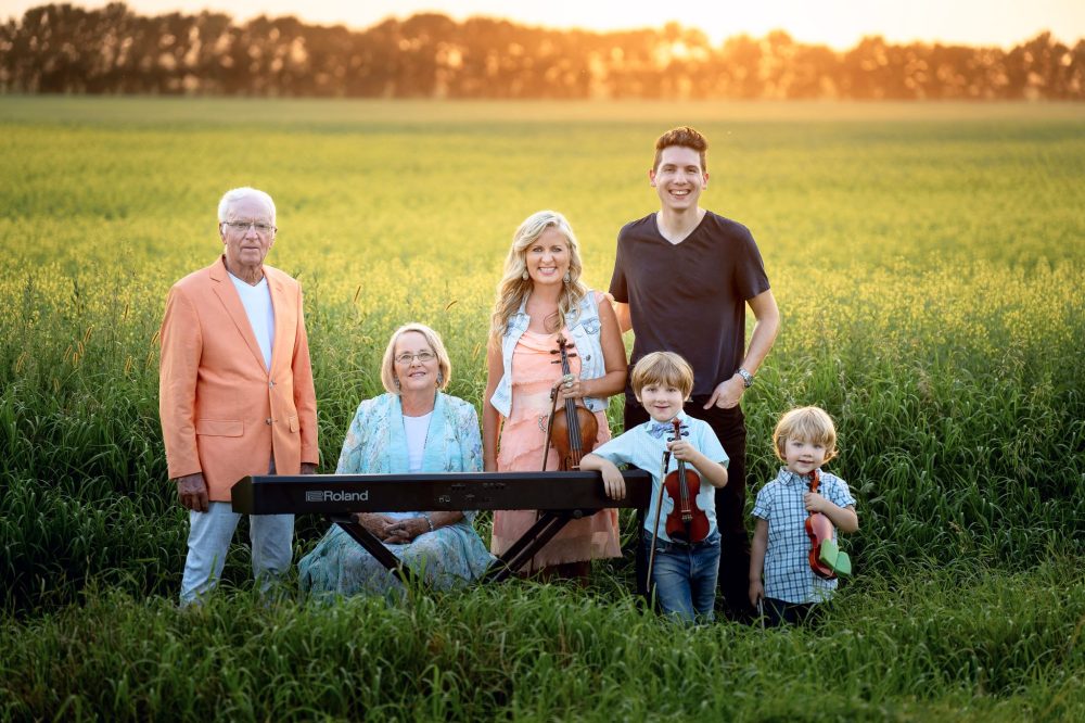 SUPPLIED PHOTO
It will be a family affair for Plum Coulee native Rosemary Siemens as she hosts a Bring Back the Hymns concert in Steinbach on Saturday.