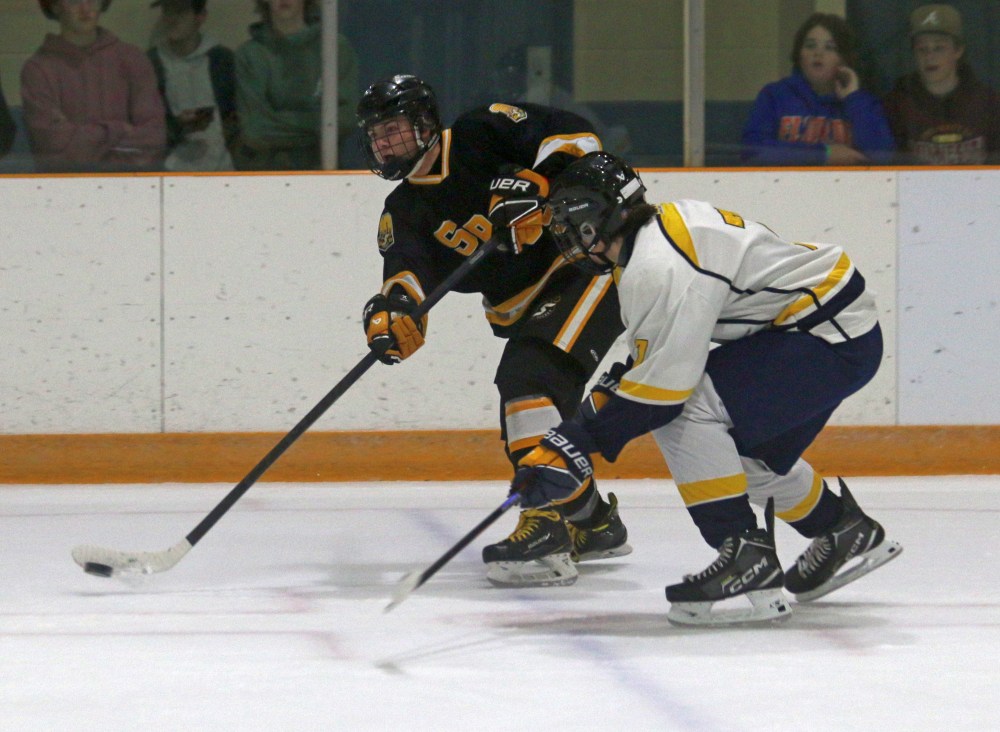 The SRSS Sabres have bounced back from a season-opening loss in the Platinum Promotions Division of the Winnipeg High School Hockey League to win three of their next four games. (Cassidy Dankochik The Carillon)