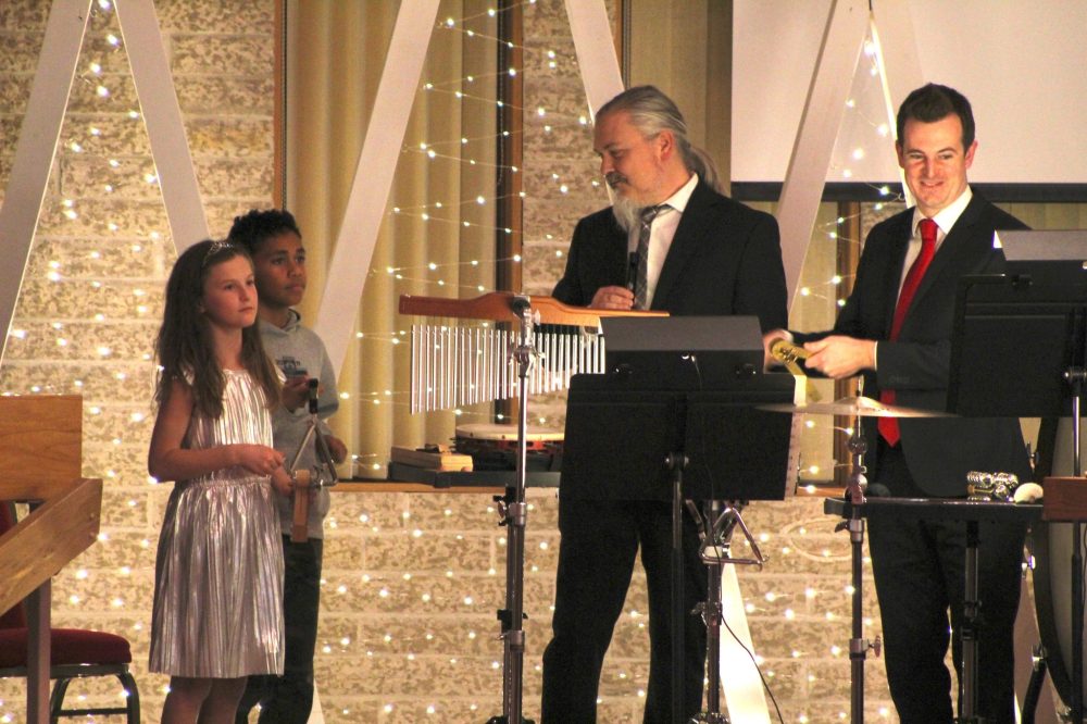 CHRIS GAREAU THE CARILLON
Winners of the Steinbach Arts Council contest get to perform Toy Symphony by Leopold Mozart (that Mozart’s dad) with the Winnipeg Symphony Orchestra during their Holiday Tour in Steinbach Dec. 3 at Crossview Church. Conductor Monica Chen leads the WSO in a rendition of Rejoice by Steven Amundson. The evening ended with a singalong led by the Accent Singers choir.