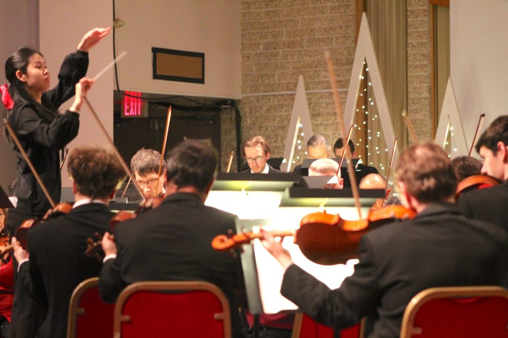 CHRIS GAREAU THE CARILLON
Winners of the Steinbach Arts Council contest get to perform Toy Symphony by Leopold Mozart (that Mozart’s dad) with the Winnipeg Symphony Orchestra during their Holiday Tour in Steinbach Dec. 3 at Crossview Church. Conductor Monica Chen leads the WSO in a rendition of Rejoice by Steven Amundson. The evening ended with a singalong led by the Accent Singers choir.