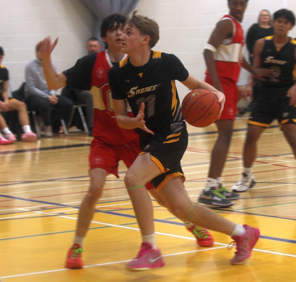Glenlawn dominated SRSS in both a boys and girls varsity basketball match in Steinbach Jan. 15. (Cassidy Dankochik The Carillon)