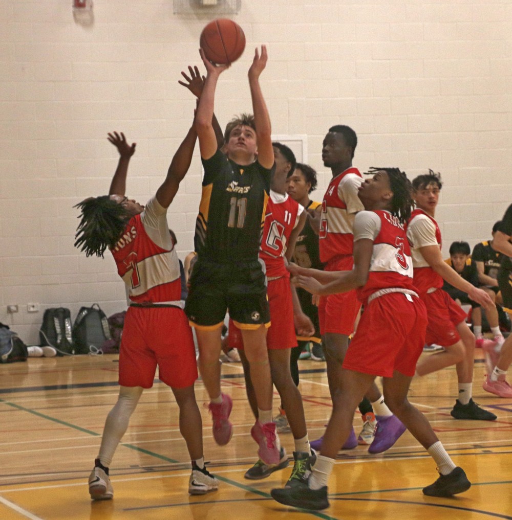 Glenlawn dominated SRSS in both a boys and girls varsity basketball match in Steinbach Jan. 15. (Cassidy Dankochik The Carillon)