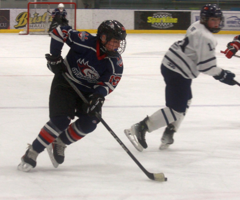 The Mitchell Mustangs played in a U13 minor hockey tournament in Niverville Jan. 18. (Cassidy Dankochik The Carillon)