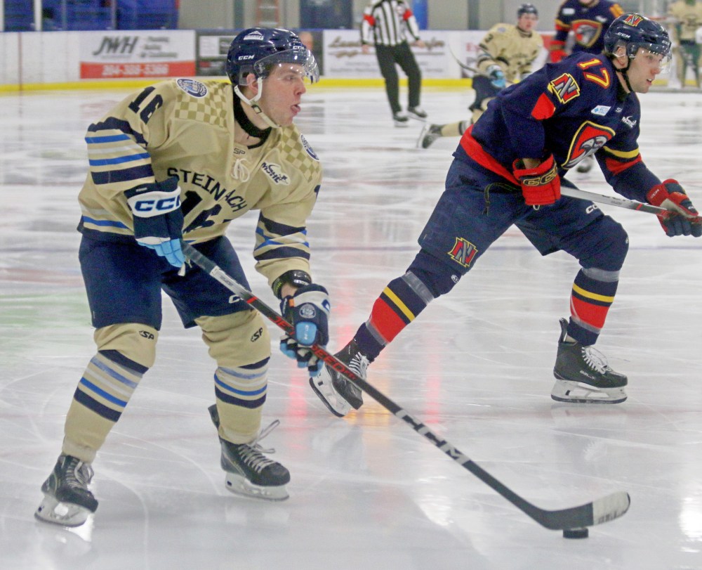 Steinbach and Niverville played a pair of games Jan. 9 and Jan. 11, with the visiting team coming out on top both times. (Cassidy Dankochik The Carillon)
