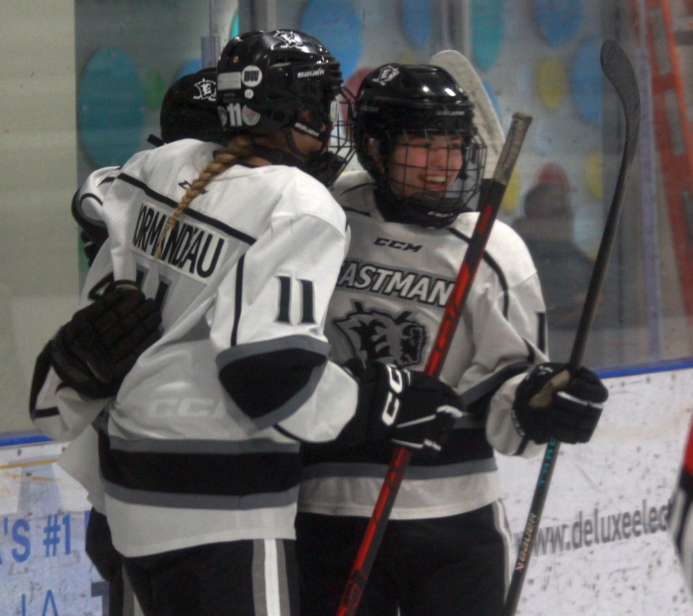 The female U18 AAA Eastman Selects took down their rivals, the Interlake Lightning in a game Jan. 25 in Niverville. (Cassidy Dankochik The Carillon)