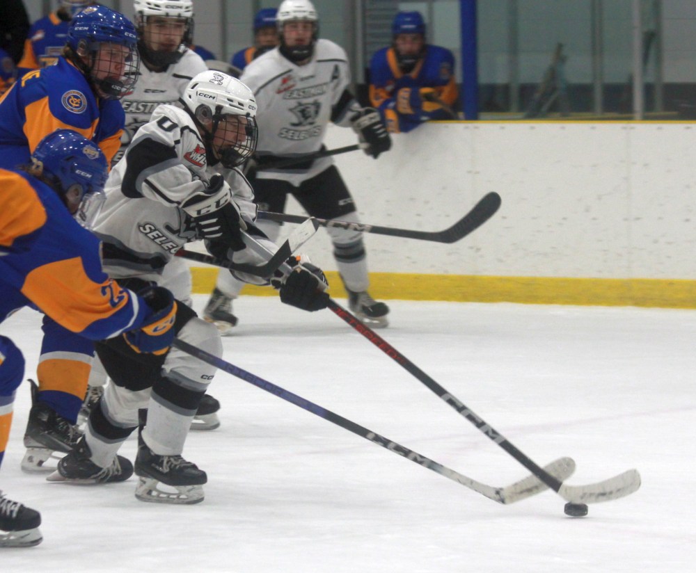 The Eastman Selects earned a 7-6 come from behind victory over the Yellowhead Chiefs in Beausejour Jan. 18. (Cassidy Dankochik The Carillon)