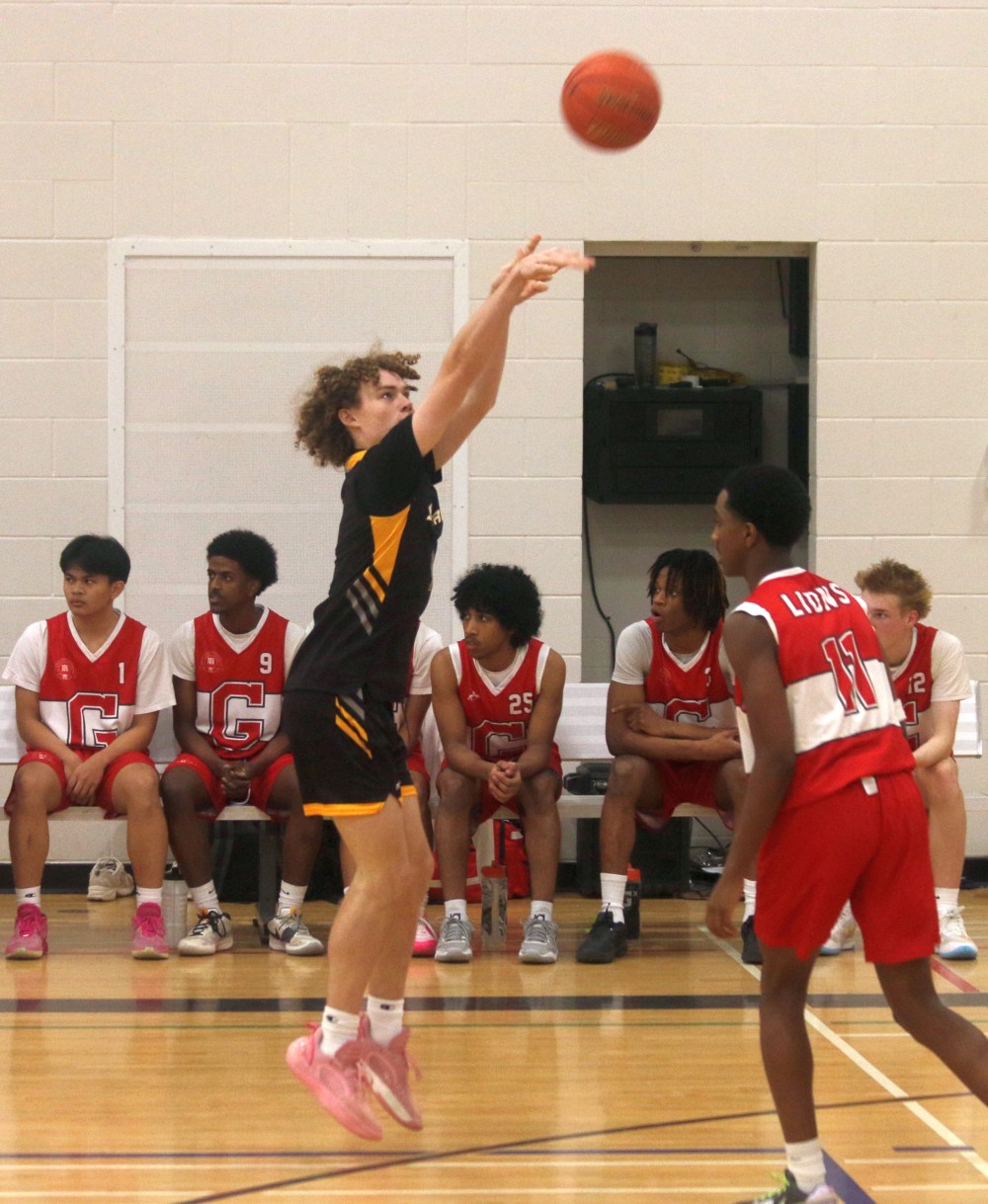 Glenlawn dominated SRSS in both a boys and girls varsity basketball match in Steinbach Jan. 15. (Cassidy Dankochik The Carillon)