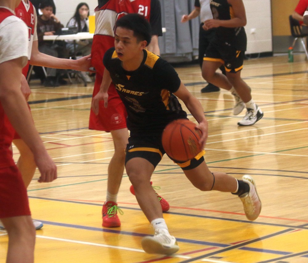 Glenlawn dominated SRSS in both a boys and girls varsity basketball match in Steinbach Jan. 15. (Cassidy Dankochik The Carillon)