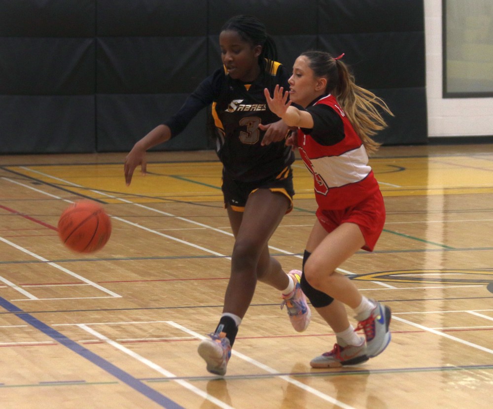 Glenlawn dominated SRSS in both a boys and girls varsity basketball match in Steinbach Jan. 15. (Cassidy Dankochik The Carillon)