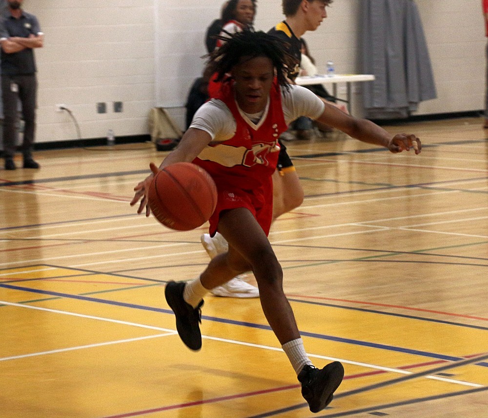 Glenlawn dominated SRSS in both a boys and girls varsity basketball match in Steinbach Jan. 15. (Cassidy Dankochik The Carillon)
